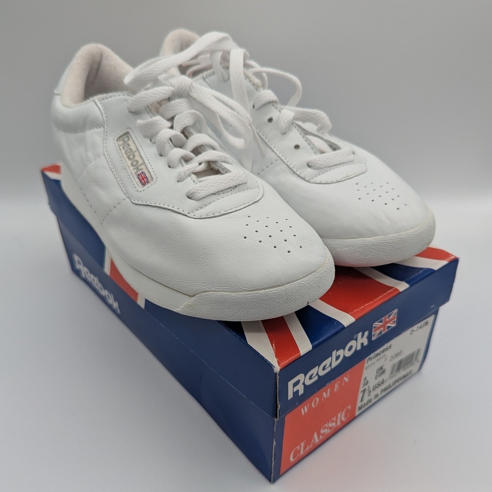 Reebok Princess Classic White Leather Sneakers Low Top Womens 7.5 RA504 PUR